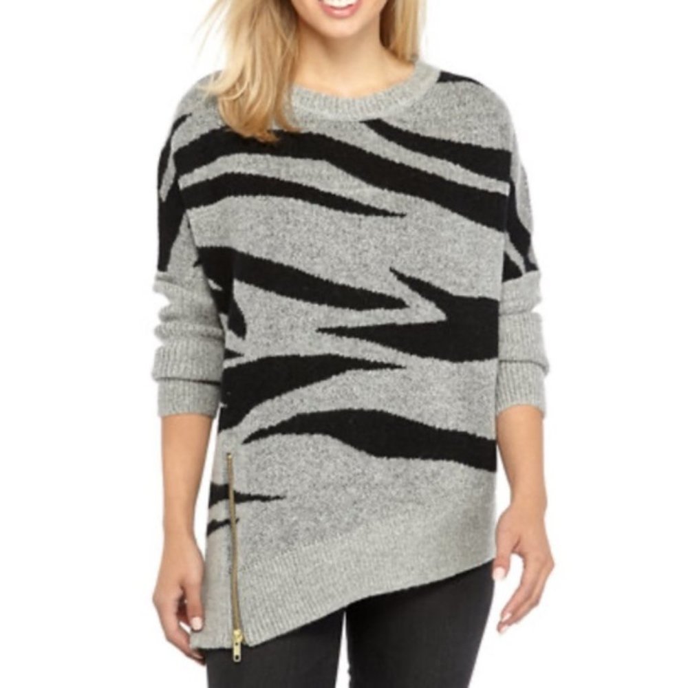NWT Adyson Parker Black and Gray Zebra Print Asymmetrical Sweater Size M